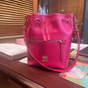Dooney & Bourke EUC bucket bag